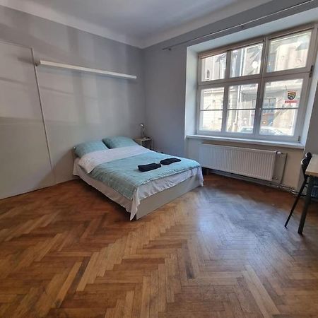 Fantastic Krk - Kr6 Room F Краков Экстерьер фото